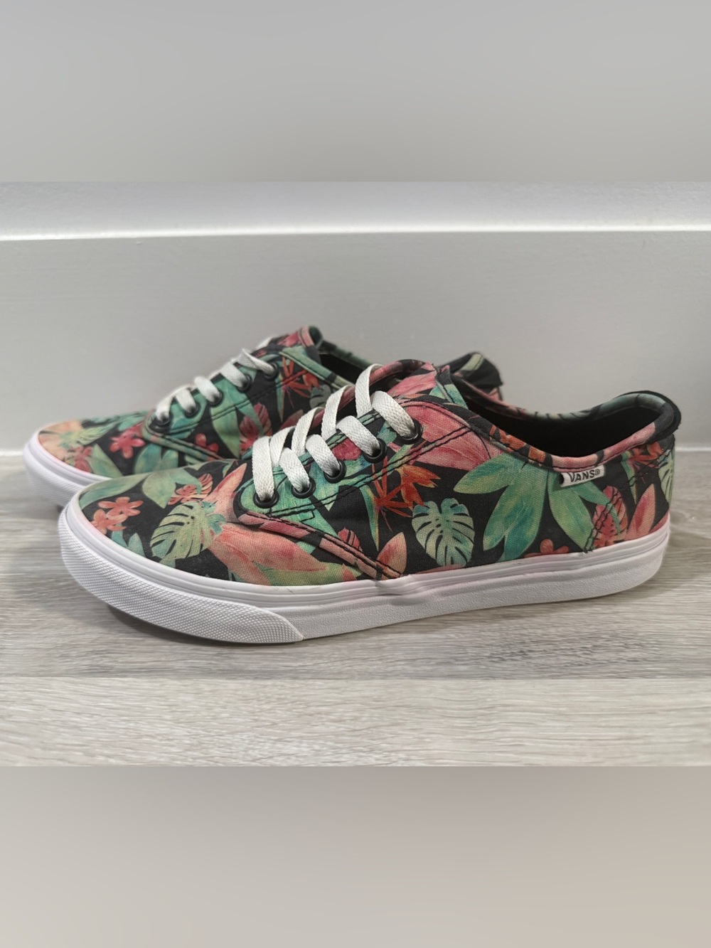 Vans Vintage Pattern Tropical Floral Hawaiian Black Size 9
